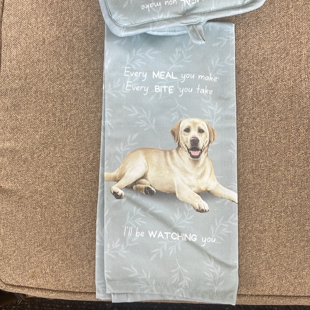 Kitchen Set of 3 (oven mitt, pot holder, kitchen towel) of a Lab. Brand New!